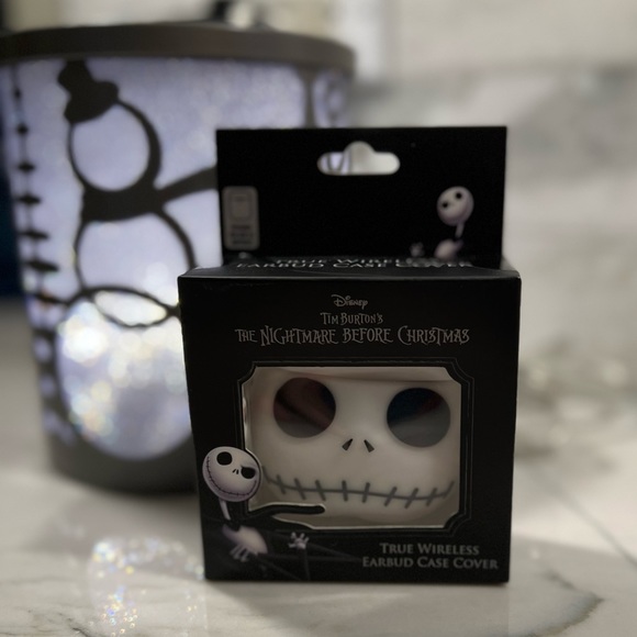 Disney’s The Nightmare Before Christmas - Jack AirPods case NWT - Picture 5 of 5